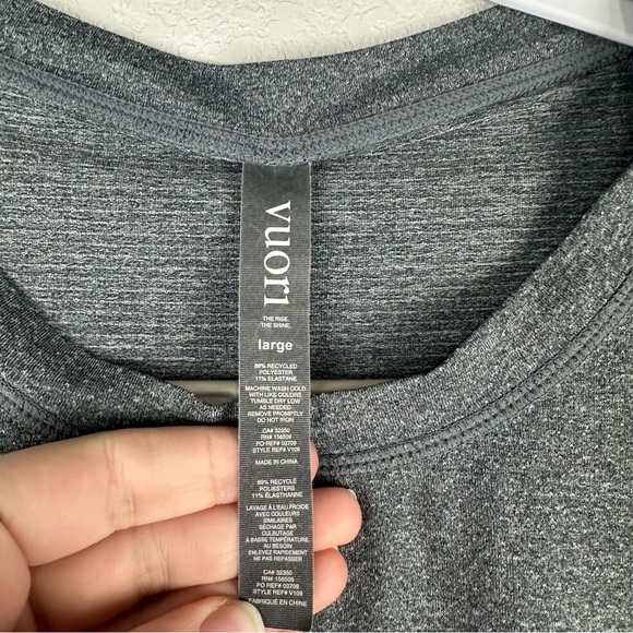 Vuori Men’s Gray Short Sleeve Tradewind Athletic Athleisure Shirt Large FLAWED - Picture 5 of 5
